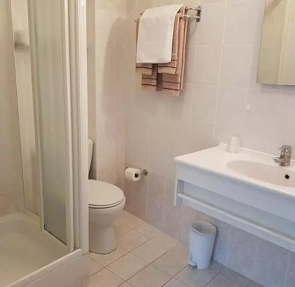 Отель Hôtel Restaurant Le Lachens