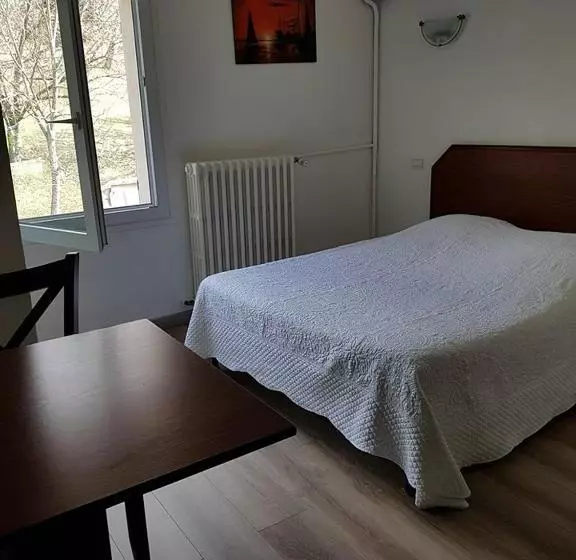 Отель Hôtel Restaurant Le Lachens