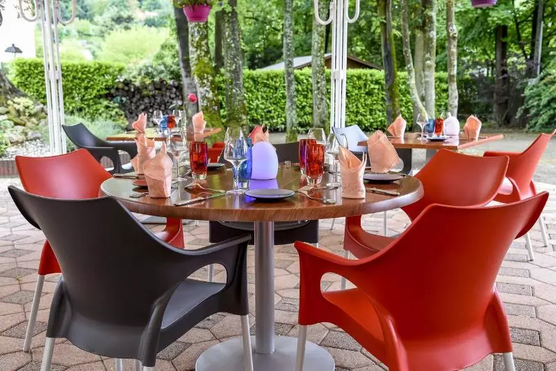 فندق La Commanderie De Champarey