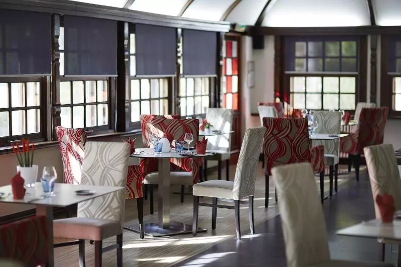 فندق La Commanderie De Champarey