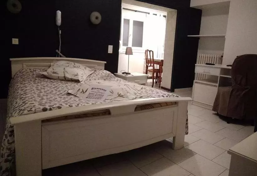 בית מלון כפרי Hôtel Résidence Larroque