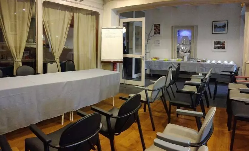 בית מלון כפרי Hôtel Résidence Larroque