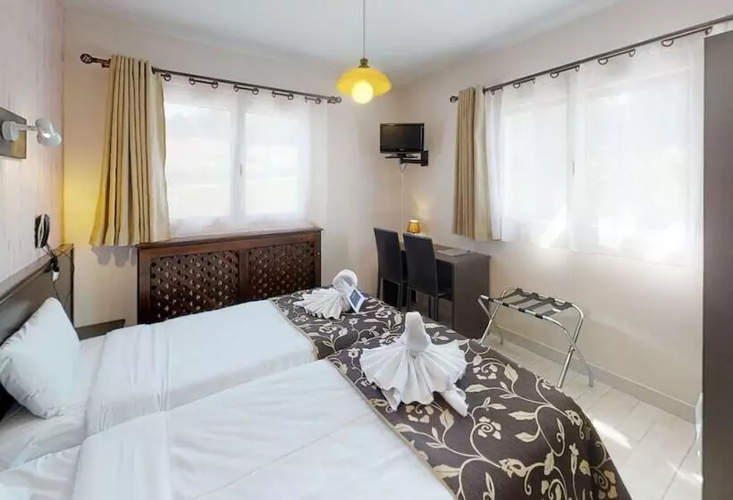 Отель Hôtel Le Bellevue