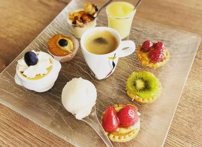 Отель Hôtel Le Bellevue