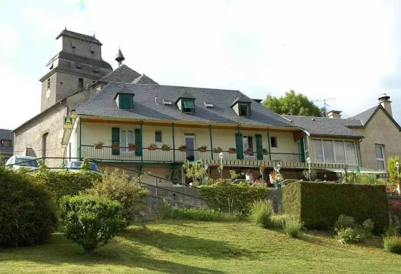 ホテル Auberge Le Cabaliros