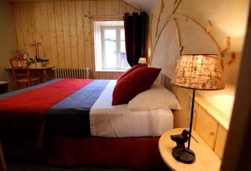 ホテル Auberge Le Cabaliros