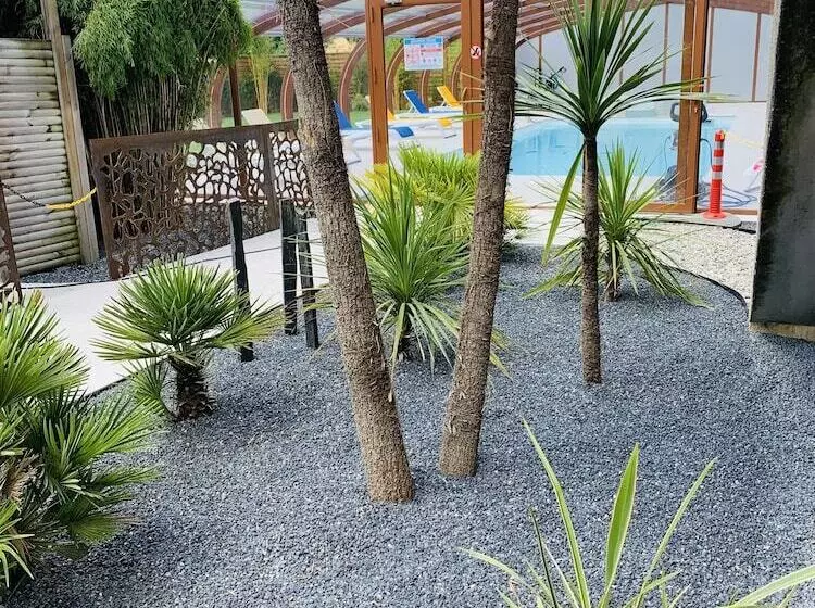 호텔 Hôtel Restaurant Le Clos Fleuri