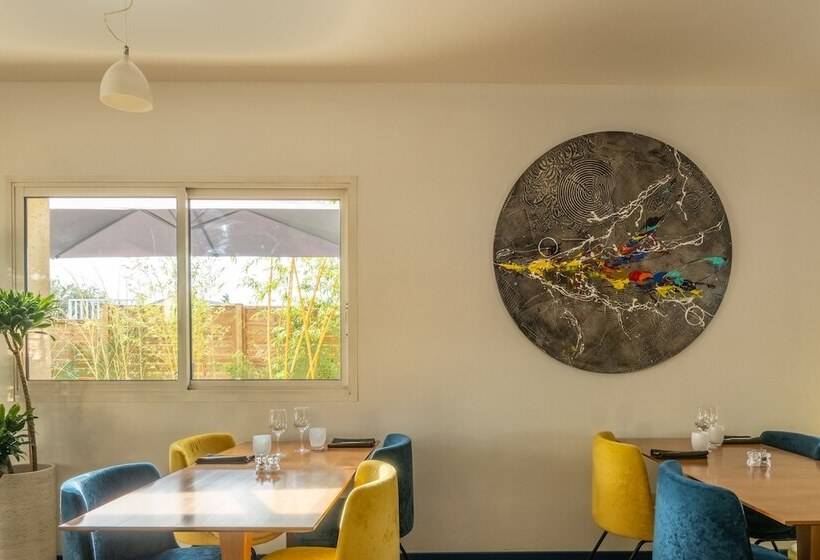 هتل Hôtel Restaurant Le Clos Fleuri