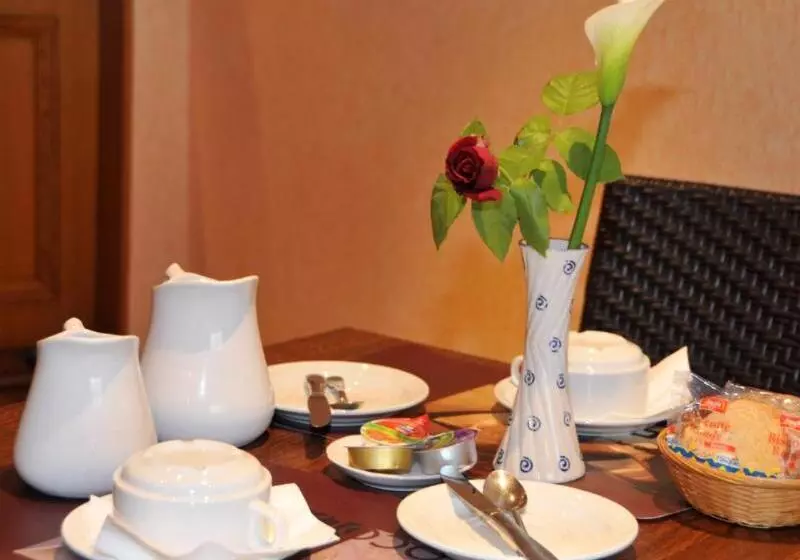 Logis Hotel L Ange Couronne