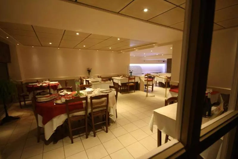 Logis Hotel L Ange Couronne