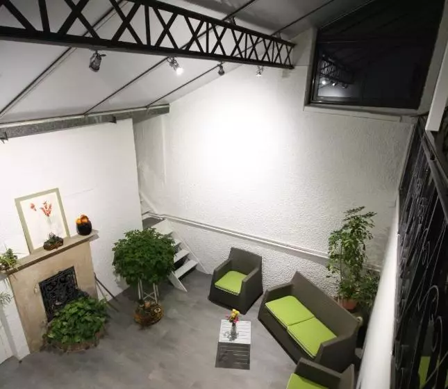 Logis Hotel L Ange Couronne