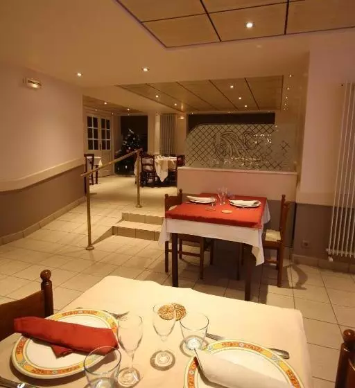 Logis Hotel L Ange Couronne