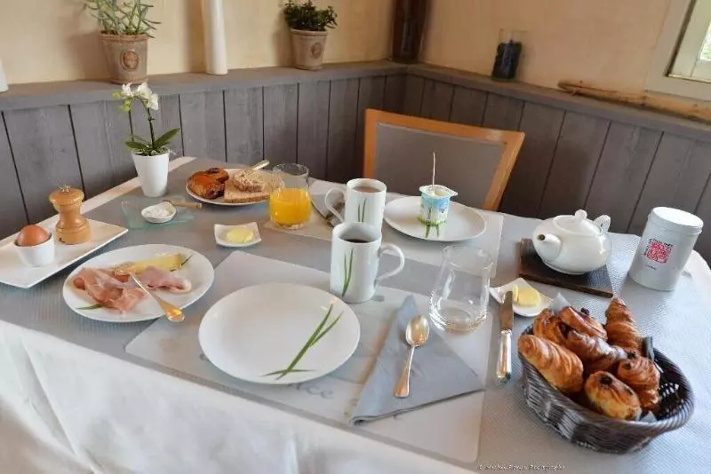 Отель Logis Le Gavrinis