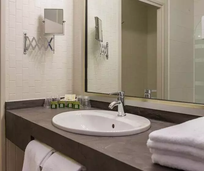 호텔 Logis Hôtel Restaurant La Citadelle