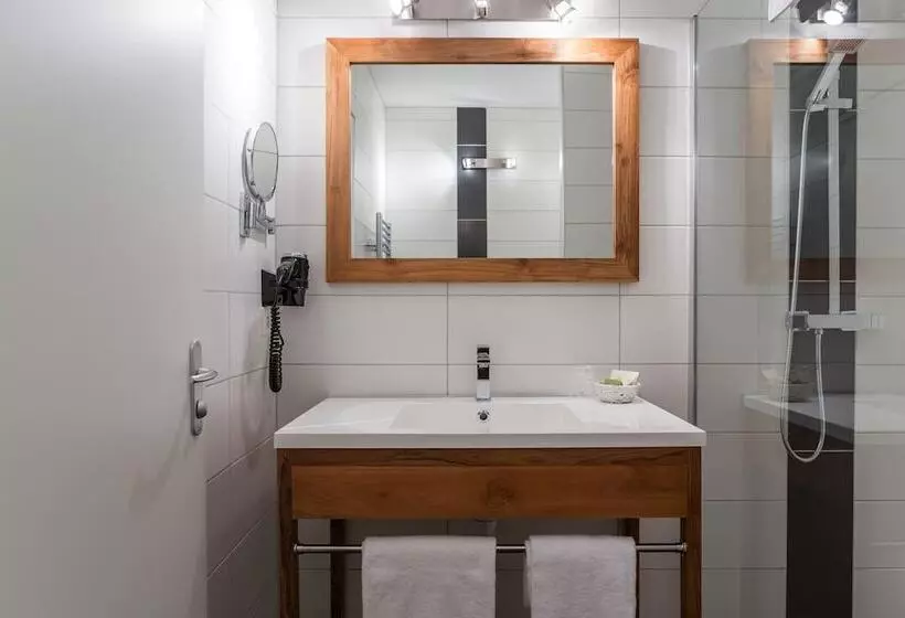 호텔 Logis Hôtel Restaurant La Citadelle