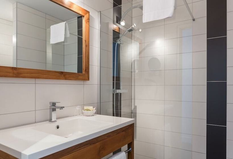 酒店 Logis Hôtel Restaurant La Citadelle