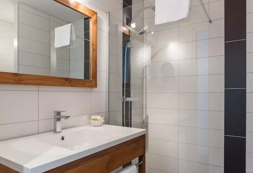 호텔 Logis Hôtel Restaurant La Citadelle