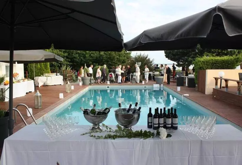 호텔 Logis Hôtel Restaurant La Citadelle