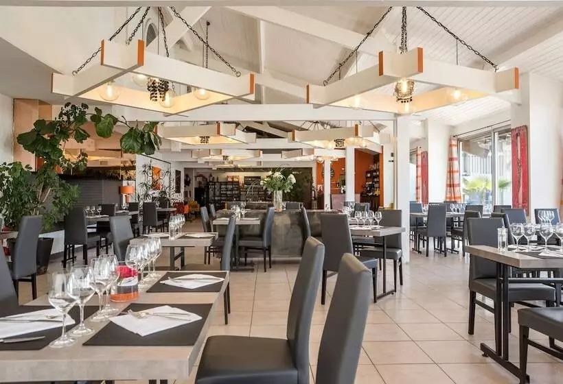 호텔 Logis Hôtel Restaurant La Citadelle