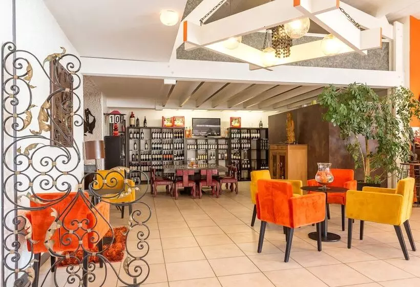 호텔 Logis Hôtel Restaurant La Citadelle