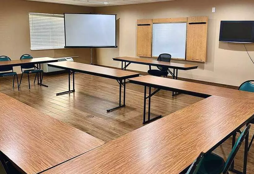 هتل Baymont By Wyndham Phoenix North