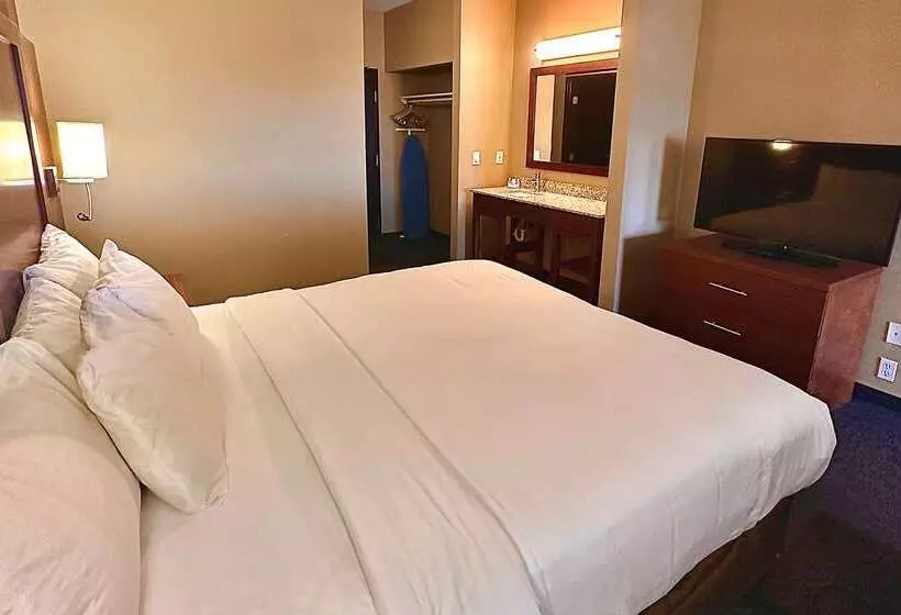 هتل Baymont By Wyndham Phoenix North