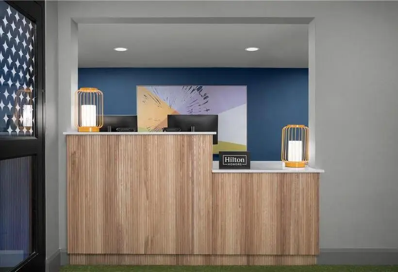 ホテル Spark By Hilton Tucson Airport