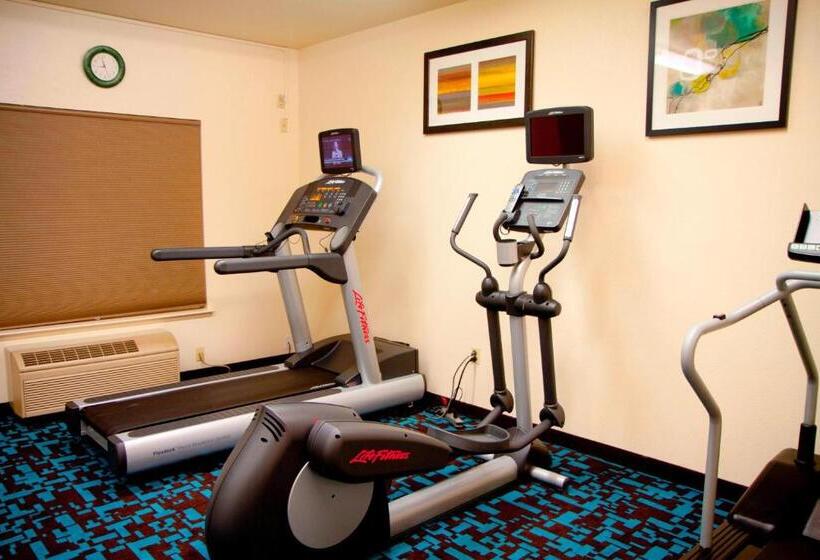 هتل Country Inn & Suites By Radisson, Modesto/salida