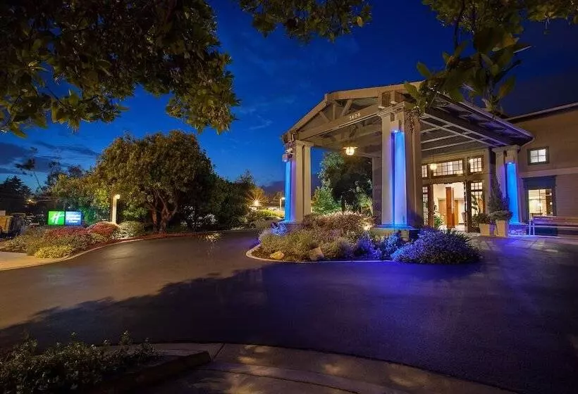 ホテル Holiday Inn Express & Suites Carpinteria, An Ihg