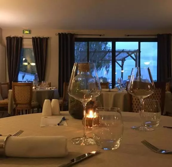 Отель Le Cheval Blanc   Lac Du Der   Logis