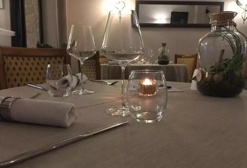 Отель Le Cheval Blanc   Lac Du Der   Logis