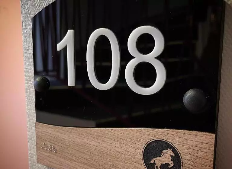 Отель Le Cheval Blanc   Lac Du Der   Logis