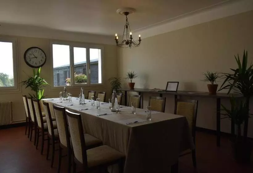 Отель Le Cheval Blanc   Lac Du Der   Logis