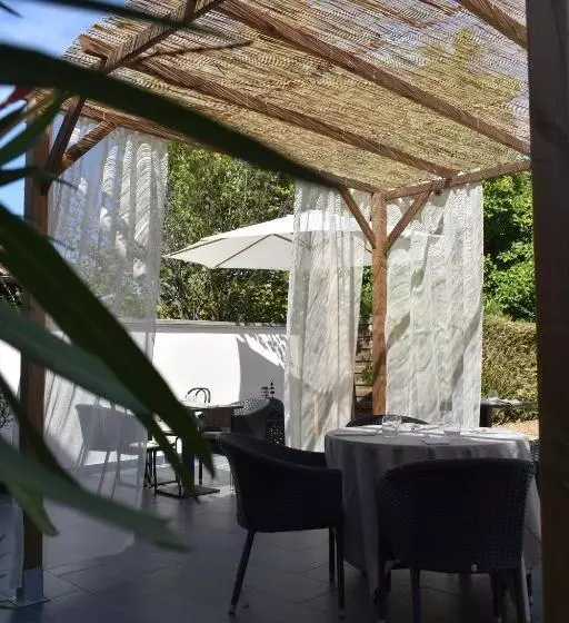 Отель Le Cheval Blanc   Lac Du Der   Logis