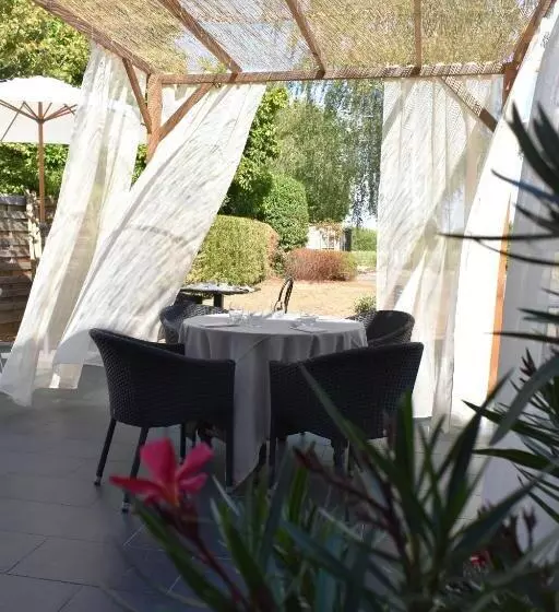 Отель Le Cheval Blanc   Lac Du Der   Logis