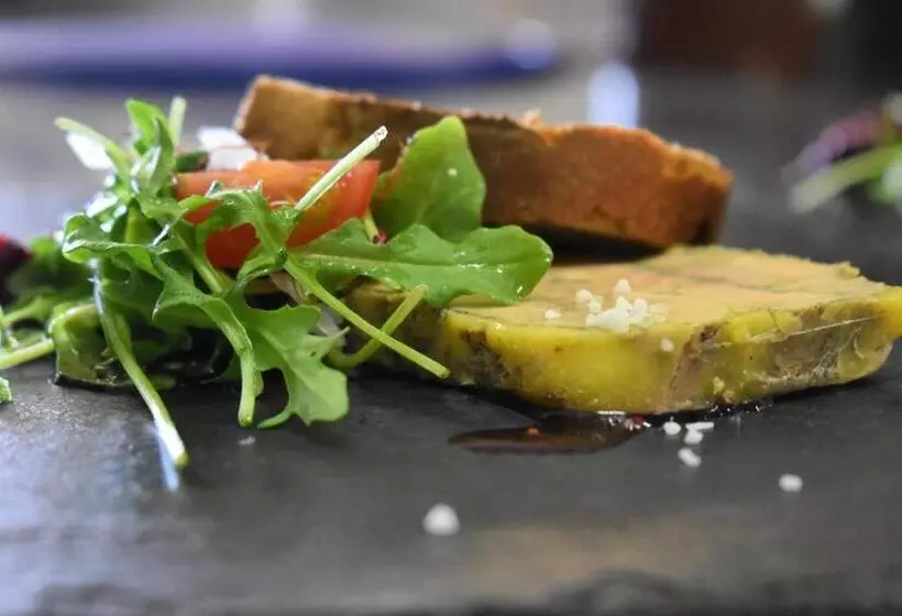 Отель Le Cheval Blanc   Lac Du Der   Logis