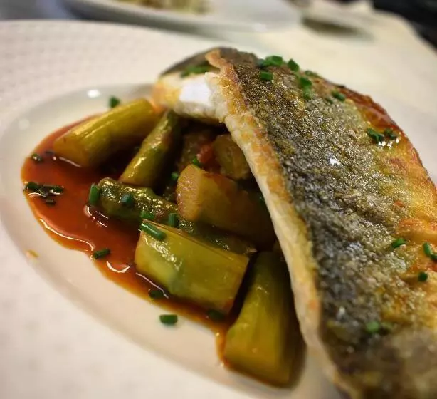 Отель Le Cheval Blanc   Lac Du Der   Logis