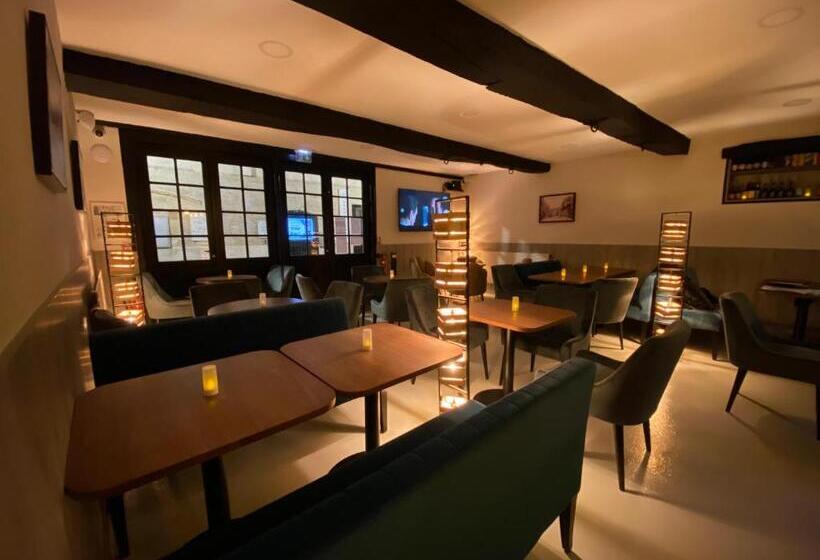 Hotell Logis Hôtel Saint Nicolas