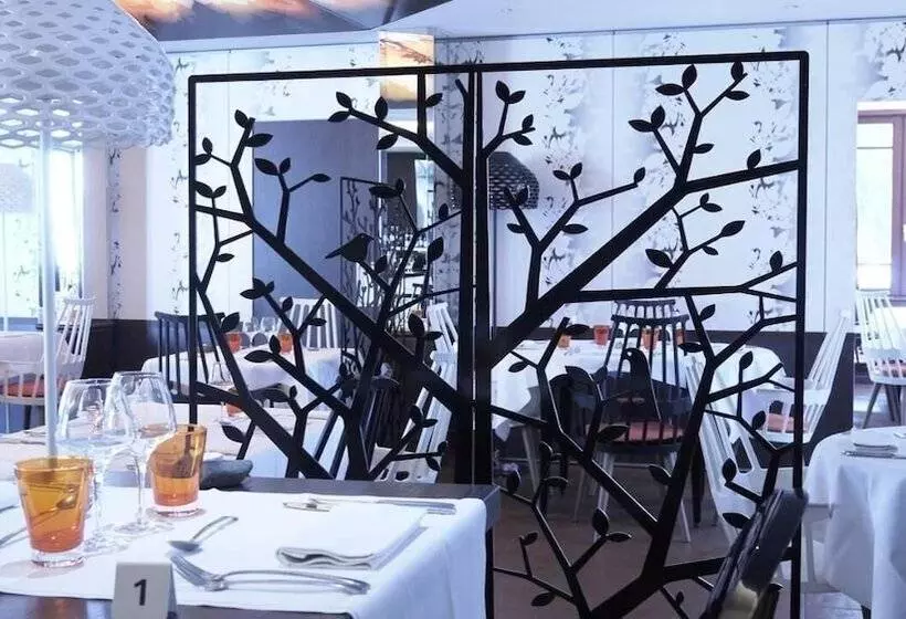 فندق Logis Auberge De La Foret