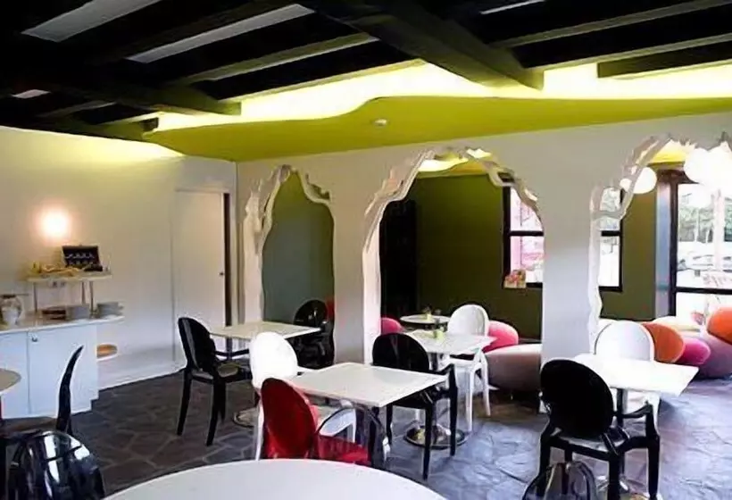 فندق Logis Auberge De La Foret