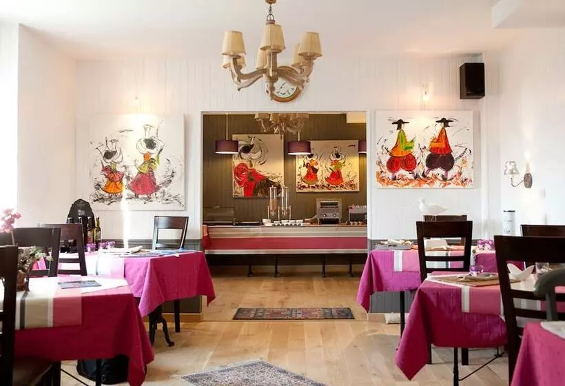 Отель Hôtel Beauséjour Erquy