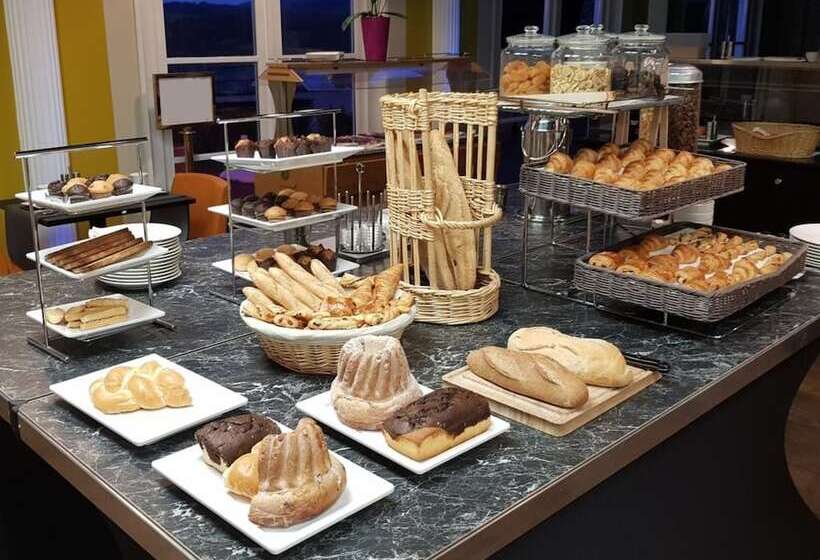 ホテル Logis Hôtel Les Tuileries