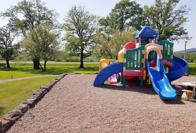 ホテル Logis Hôtel Les Tuileries