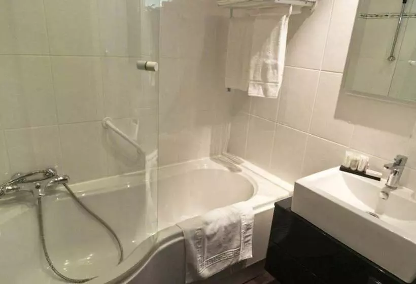 호텔 Logis Hôtel Les Tuileries