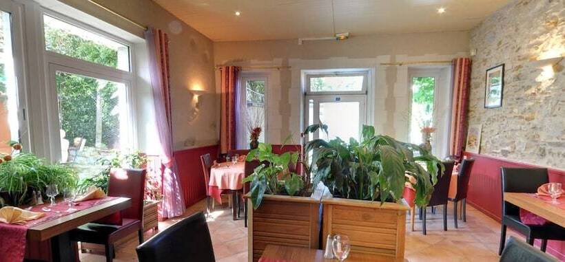 Logis Hotels   Hôtel Et Restaurant De La Montagne Noire