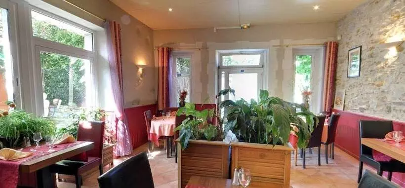 Logis Hotels Hôtel Et Restaurant De La Montagne Noire