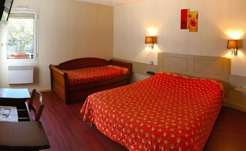 Logis Hotels   Hôtel Et Restaurant De La Montagne Noire