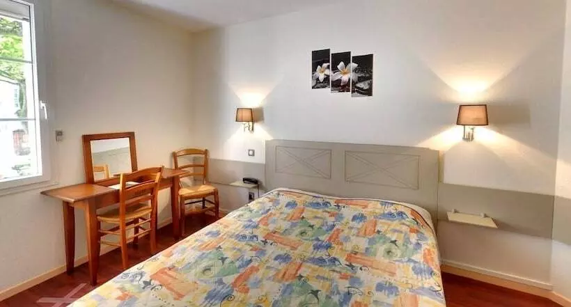 Logis Hotels Hôtel Et Restaurant De La Montagne Noire