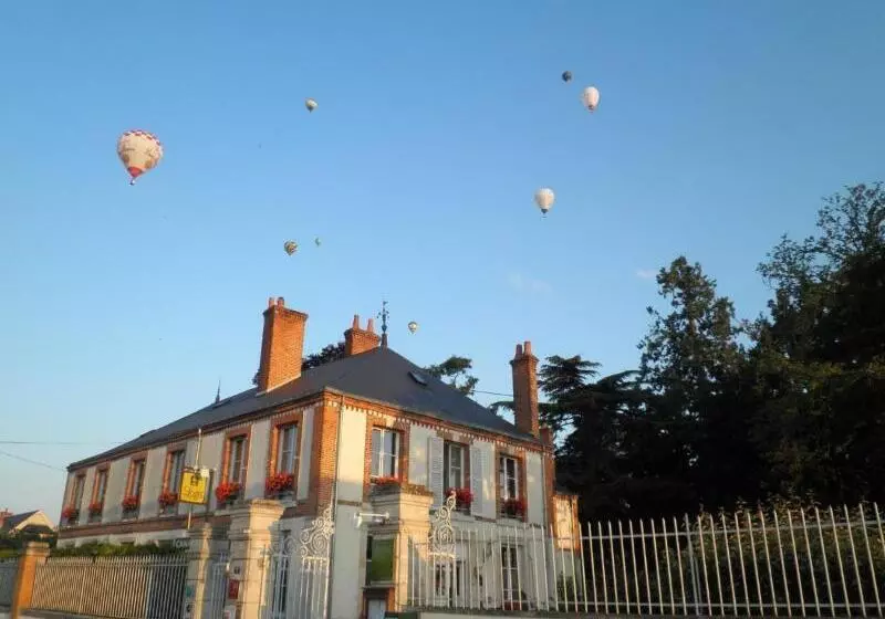 호텔 La Villa Des Bordes