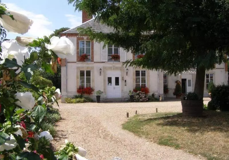 호텔 La Villa Des Bordes